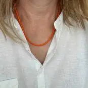 KALA ensfarvet glasperlekæde - Orange, Annavii - 