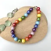 Perlekæde Plain Rounds - Regnbue, KAZURi Scandinavia - Perlekæder